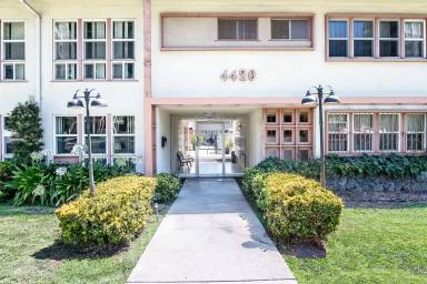 Main picture of 4420 Los Feliz Blvd
