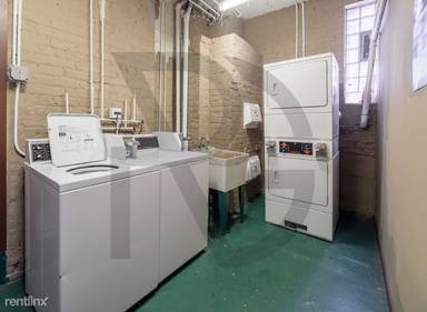 Main picture of 2827 N Burling Apartments