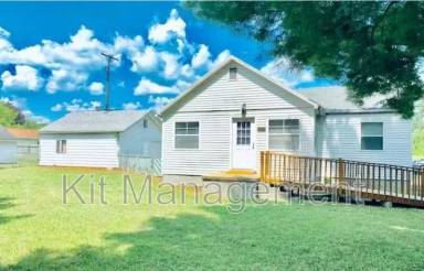 Main picture of 1932 Newport Ave