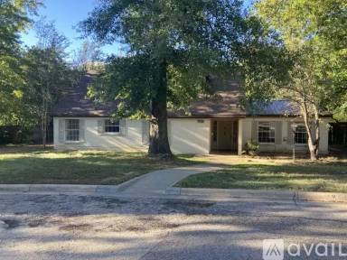 Main picture of 3131 Dogwood Ln