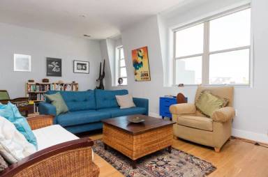 Main picture of 610 Newton Pl NW