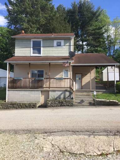 Main picture of 10404 Lilac St