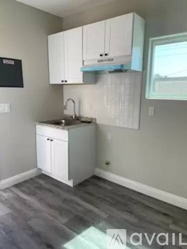Main picture of 4859 Long Beach Ave