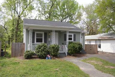 Main picture of 411 N Maple St