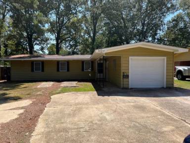 Main picture of 815 Berwood Dr