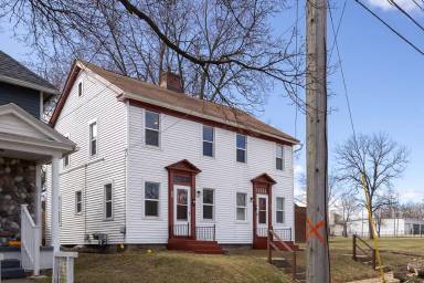 Main picture of 223-225 W Trail St