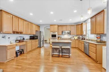Main picture of 640 Finch Island Ave