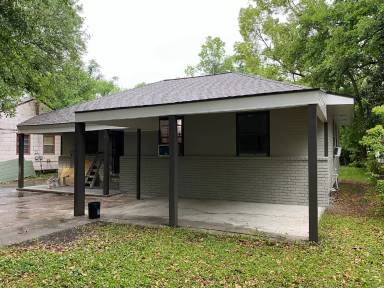 Main picture of 3241 Brady St