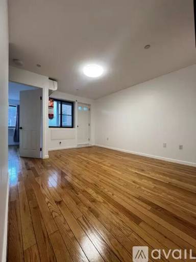 Main picture of 8523 Broadway