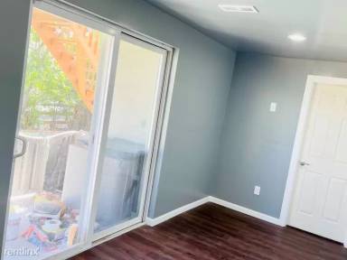 Main picture of 5544 S Tibet St