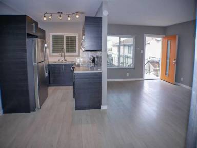 Main picture of 4474 Winona Ave