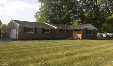Main picture of 9531 Pontiac Lake Rd
