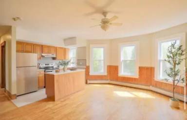 Main picture of 90 Cabot St