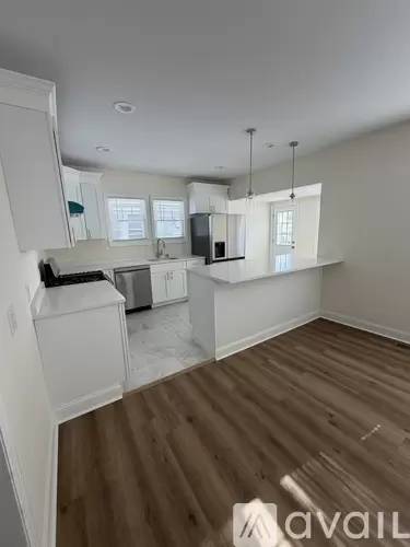 Main picture of 1767 Hamilton Ave