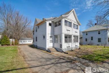 Main picture of 916 Wildwood Ave