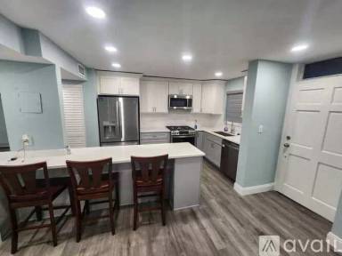 Main picture of 5900 Shore Blvd S