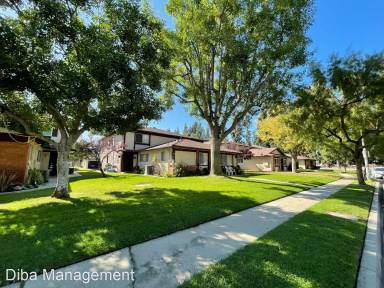 Main picture of 1290 N Avenida de la Suerte