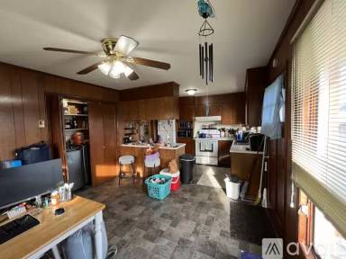 Main picture of 1613 F St