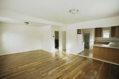 Main picture of 425 10th Ave W