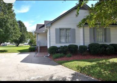 Main picture of 100 Shawn Ct