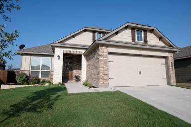 Main picture of 5228 Fenton Ln
