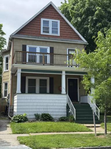 Main picture of 233 Bird Ave