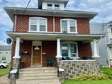 Main picture of 138 N 9th St