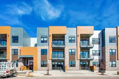Main picture of 3850 E Haystack St