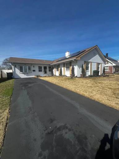 Main picture of 9 Birdseye Ln