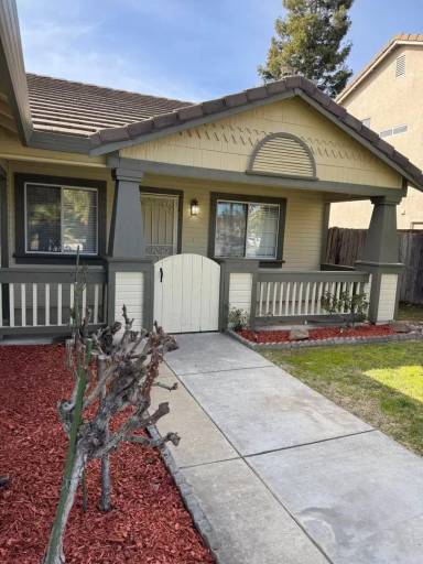 Main picture of 2121 Seahawk Ln