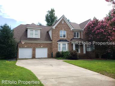 Main picture of 214 Clearport Dr