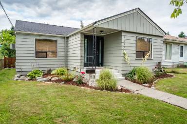 Main picture of 9017 11th Ave SW