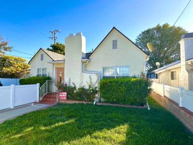Main picture of 25508 Cypress St