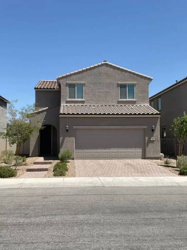 Main picture of 18 Pivot Ave