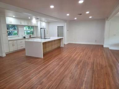Main picture of 13040 N Miami Ave