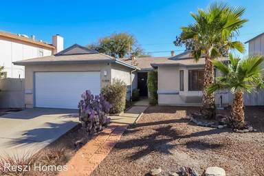 Main picture of 5880 N Belbrook Dr