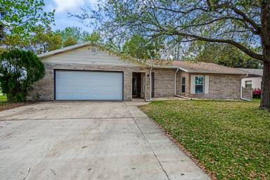 Main picture of 300 American Way