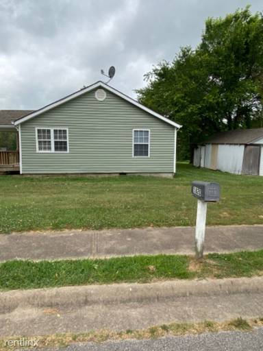 Main picture of 1820 Pine Woods Rd