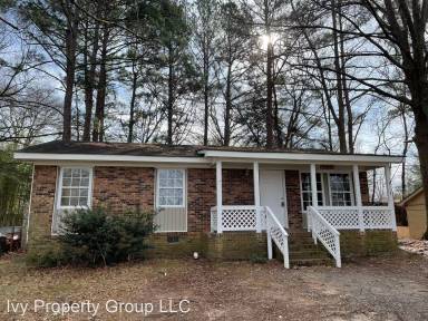 Main picture of 597 Betty St