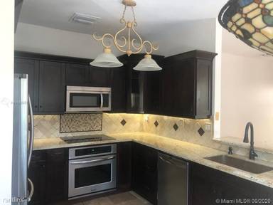 Main picture of 15828 SW 61st St