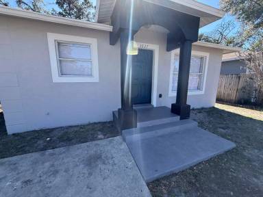 Main picture of 3627 E Genesee St