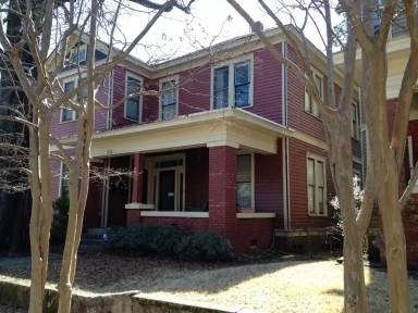 Main picture of 511 E 8th St