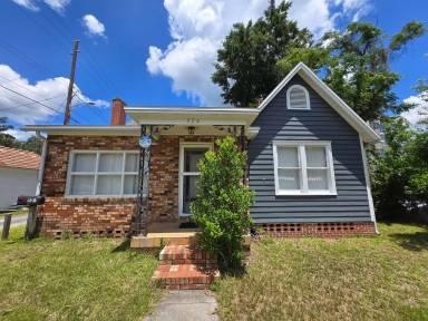 Main picture of 924 SW 5th Ave