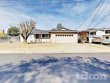 Main picture of 1901 Georgina Dr