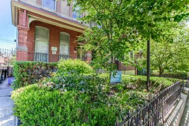 Main picture of 4208 Walnut St
