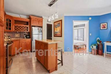 Main picture of 1340 Lincoln Rd