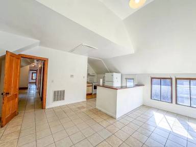 Main picture of 714 State St