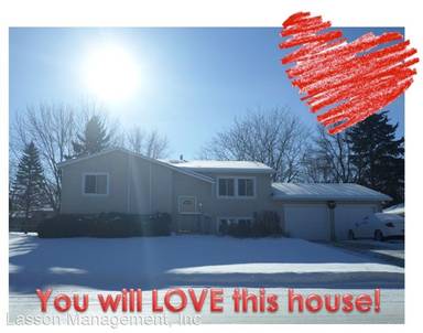 Main picture of 585 23rd St NE