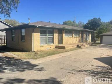 Main picture of 3048 S Oliver St
