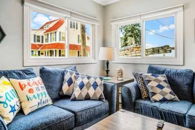 Main picture of 3 Bay Ave